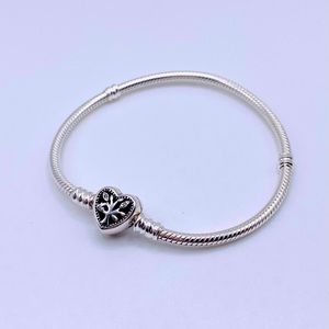 Pandora Moments Family TREE HEART CLASP Bracelet